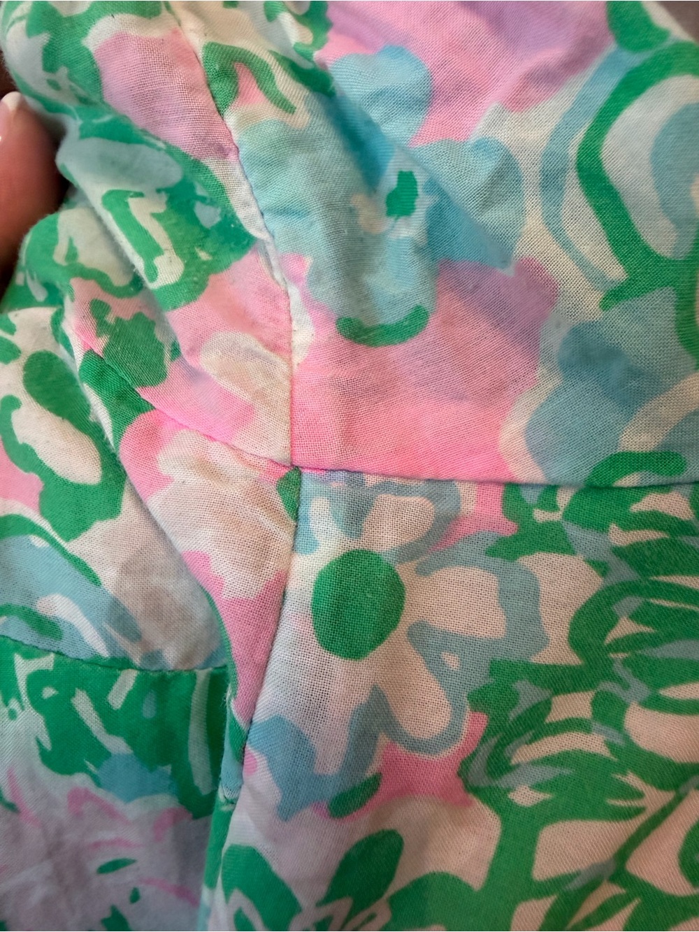 Lilly Pulitzer Floral Pink & Green V-Neck Women's Top - Picture 4 of 9